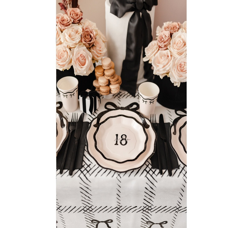 Talerzyki papierowe "Hello 18" 18cm TPP61-18 PartyDeco